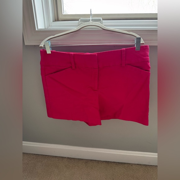 EUC Ann Taylor SIGNATURE pink chino shorts 12! - Picture 2 of 9